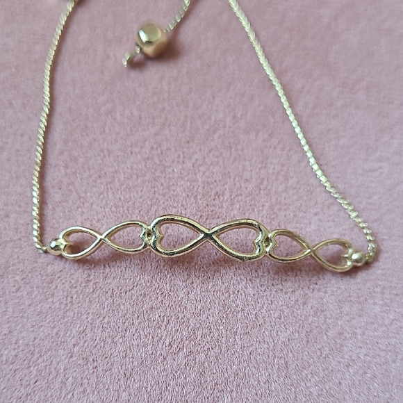 Gold and Cream Jewelry Set (2 Earrings, 1 Bracelet) - Picture 8 of 10